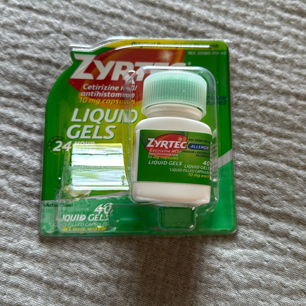 Zyrtec 40 count liquid gels exp 11/25